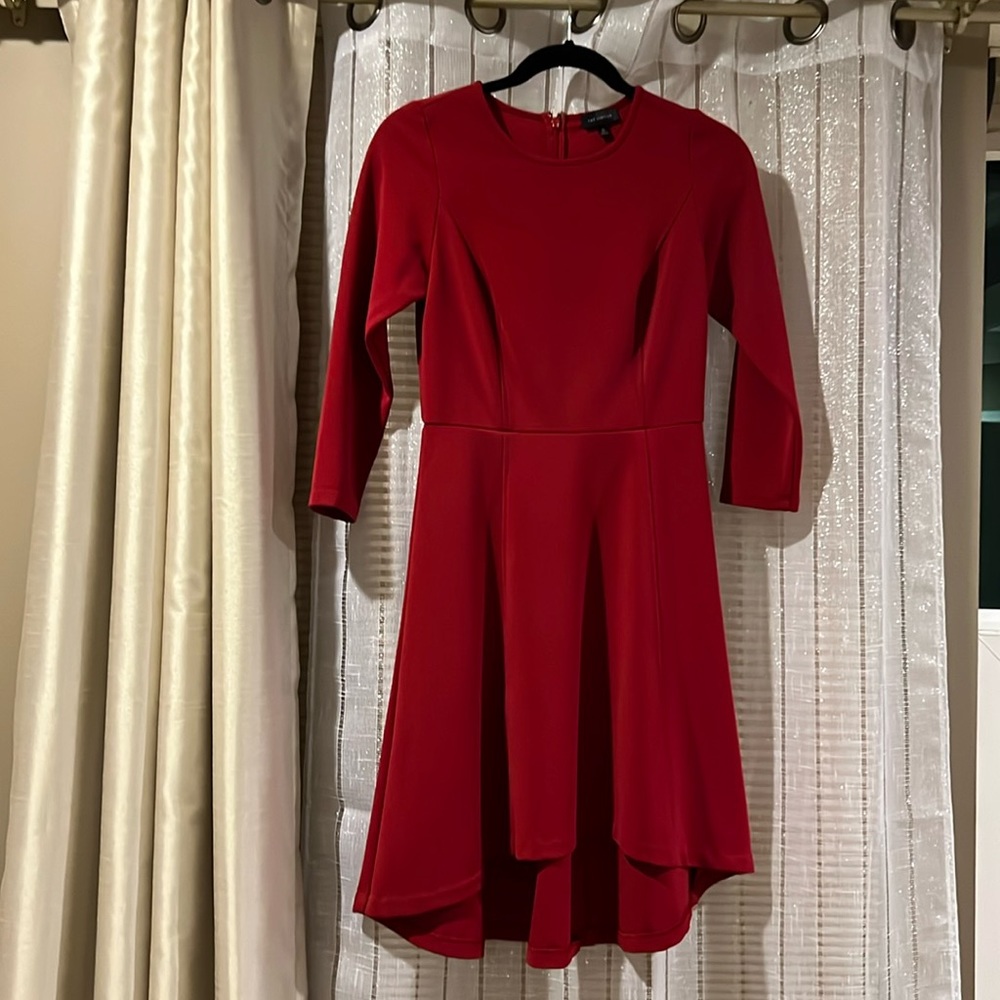 Long- sleeved red dress